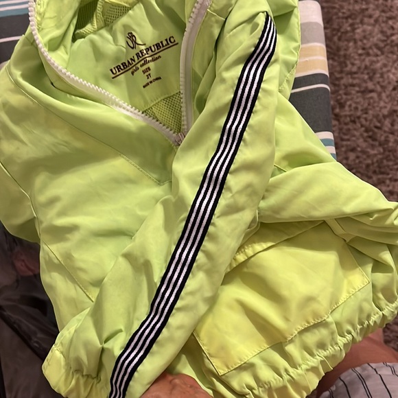 🌺Urban Republic WindbreakerCLEAN OUT SPECIAL!!! - Picture 8 of 8